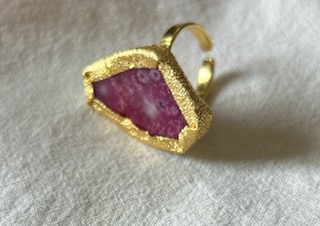 Akaar Uncut (Mauve1)